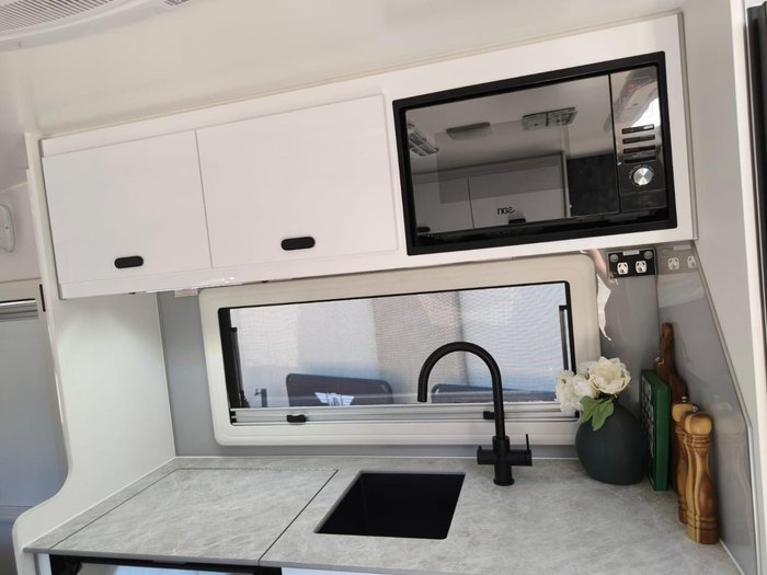 2025 JB Caravans Gator X 17'10 Rear Door