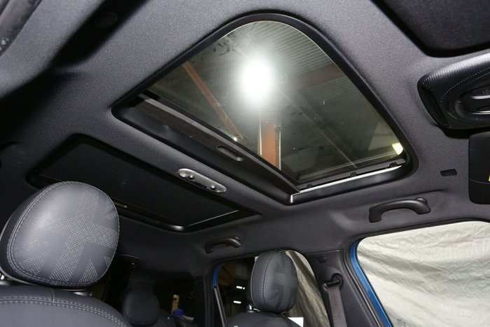 2022 MINI Countryman The Cooper SE MINI Yours