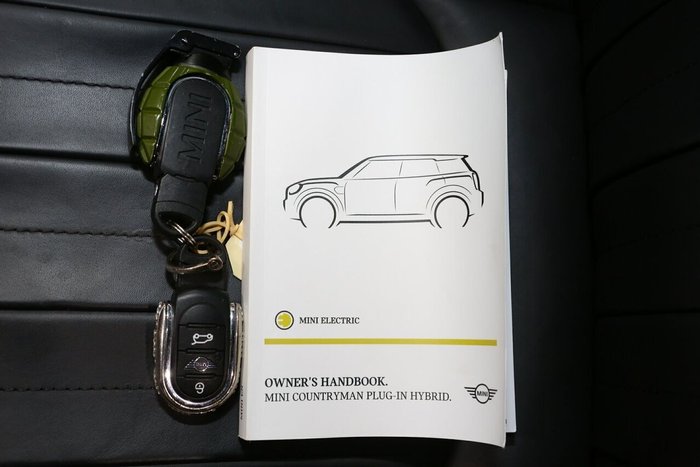 2022 MINI Countryman The Cooper SE MINI Yours