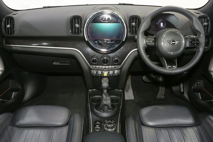 2022 MINI Countryman The Cooper SE MINI Yours