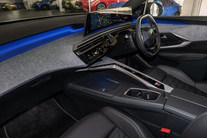 2025 Peugeot 3008 GT Premium Hybrid P64 MY25 Okenite White