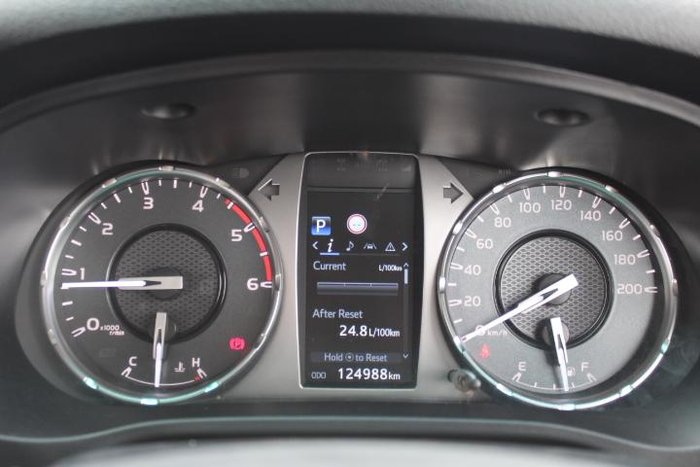 2021 Toyota Hilux SR