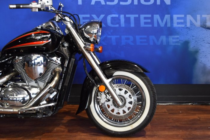2019 Suzuki VL800T (BOULEVARD C50T) Black
