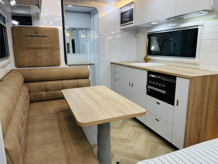 2025 Wonderland RV Amaroo 18Ft