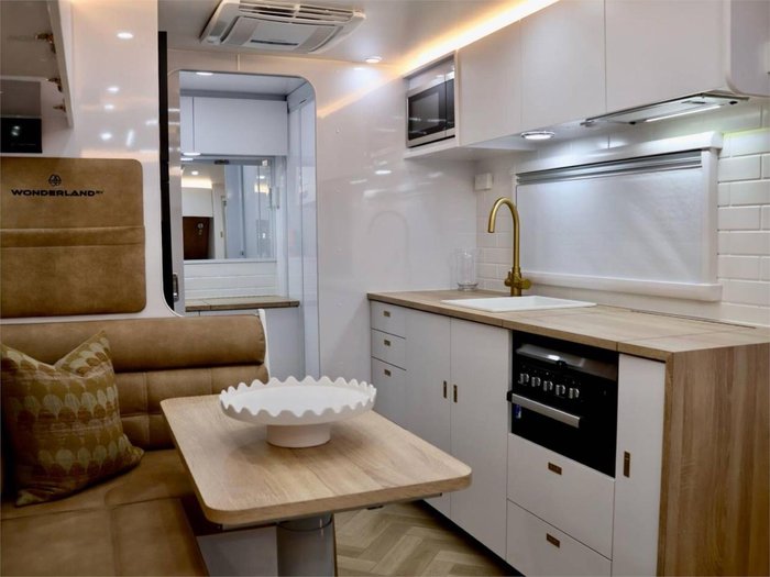 2025 Wonderland RV Amaroo 18Ft