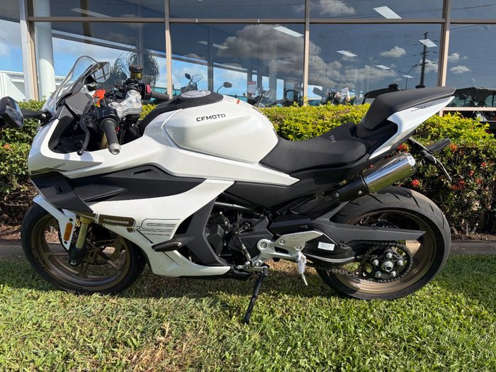 2024 CFMOTO 2024 Cf Moto 450CC 450SR-S NEBULA WHITE