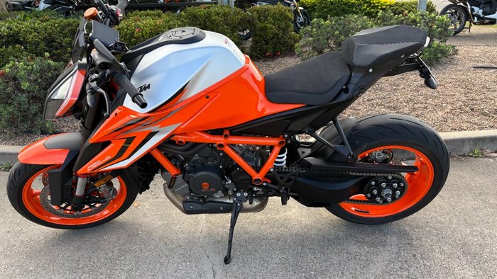 2022 Ktm 1290 SUPER DUKE R Orange