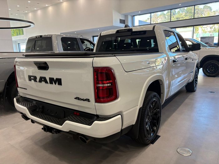 2025 RAM 1500 Limited Hurricane HO RamBox DT MY25 4X4 Dual Range Bright White