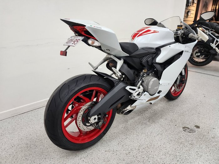 2015 DUCATI 899 PANIGALE White