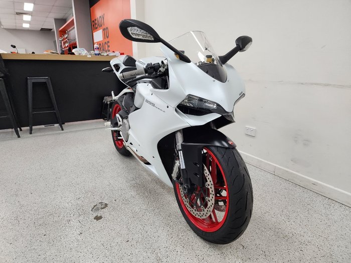 2015 DUCATI 899 PANIGALE White