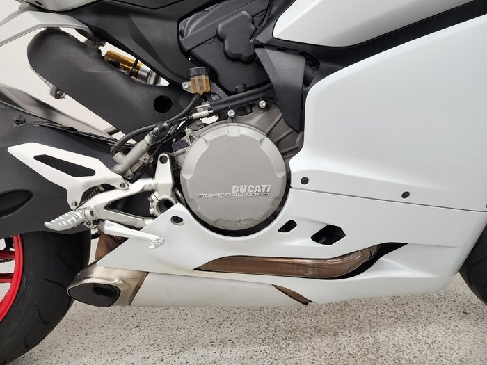 2015 DUCATI 899 PANIGALE White