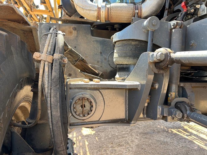 2011 Rogator Rg1300 Sp Sprayer