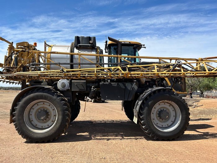 2011 Rogator Rg1300 Sp Sprayer 