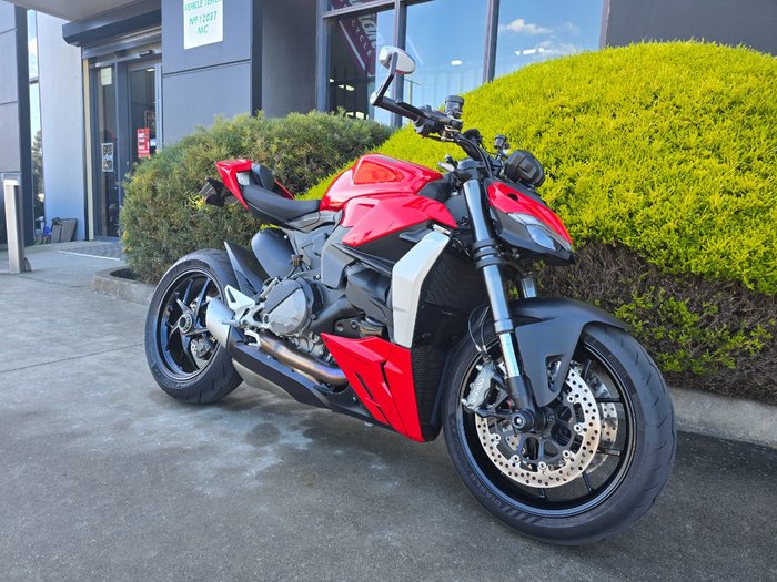 2023 DUCATI STREETFIGHTER V2 Red