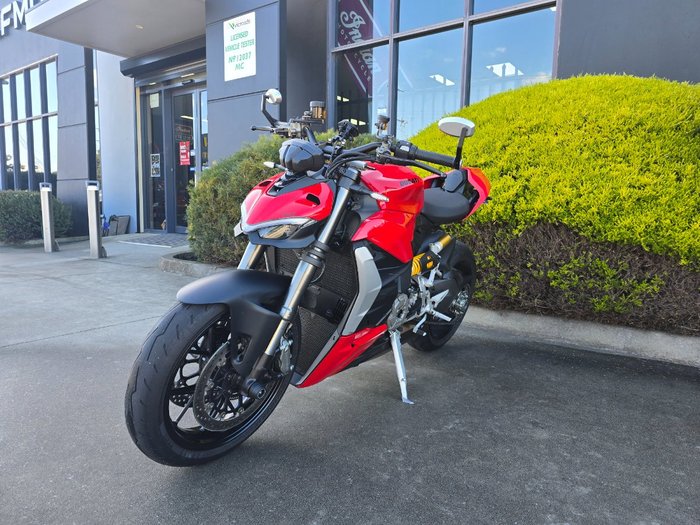 2023 DUCATI STREETFIGHTER V2 Red