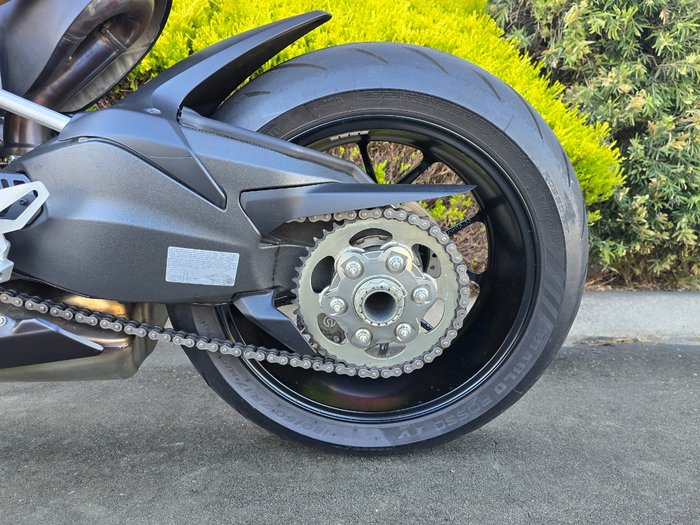 2023 DUCATI STREETFIGHTER V2 Red