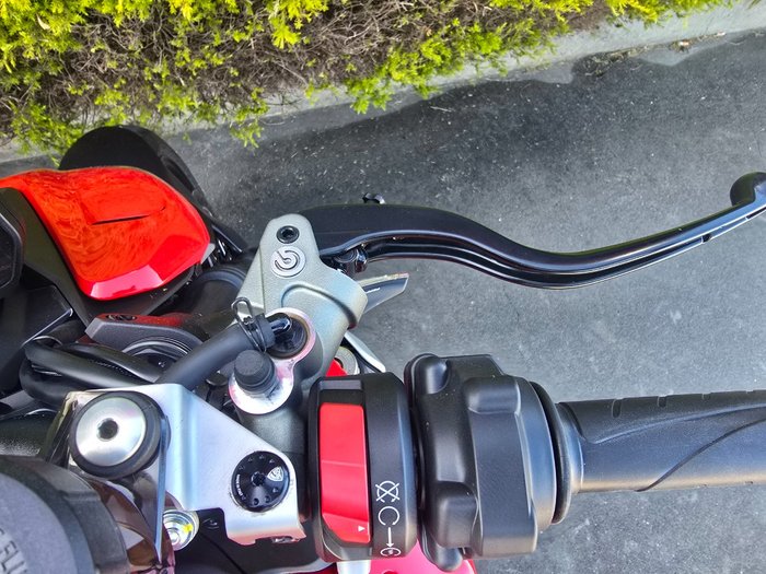 2023 DUCATI STREETFIGHTER V2 Red