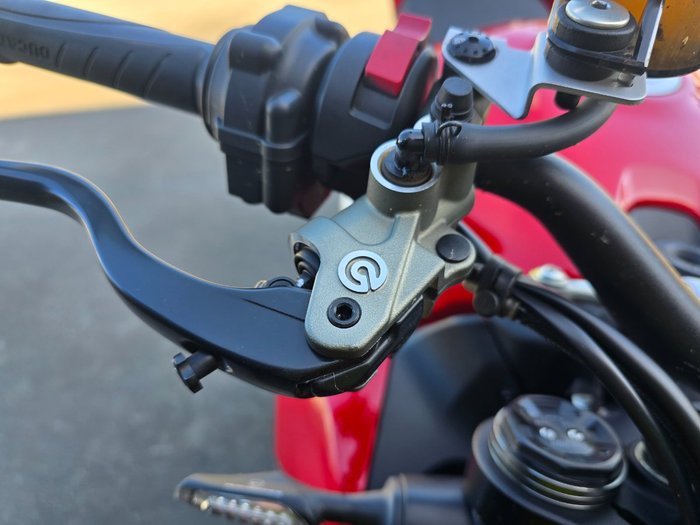 2023 DUCATI STREETFIGHTER V2 Red