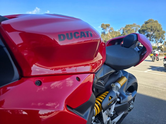 2023 DUCATI STREETFIGHTER V2 Red