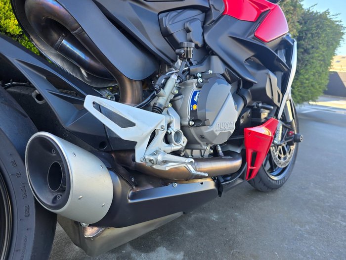 2023 DUCATI STREETFIGHTER V2 Red