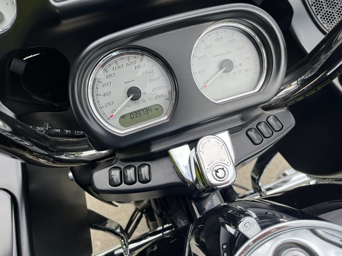 2018 HARLEY-DAVIDSON FLTRX ROAD GLIDE Black
