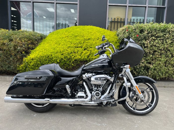 2018 HARLEY-DAVIDSON FLTRX ROAD GLIDE Black