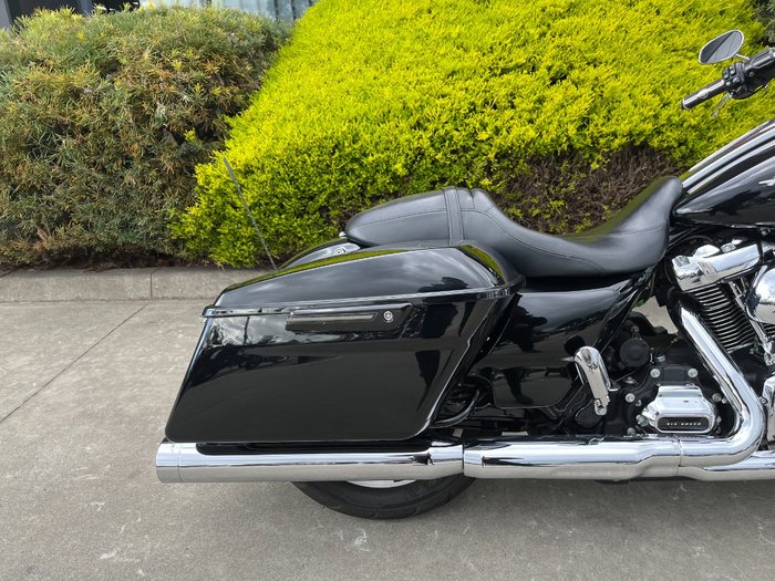 2018 HARLEY-DAVIDSON FLTRX ROAD GLIDE Black