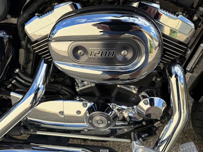2014 Harley-Davidson 1200 Custom (XL1200C) Sportster