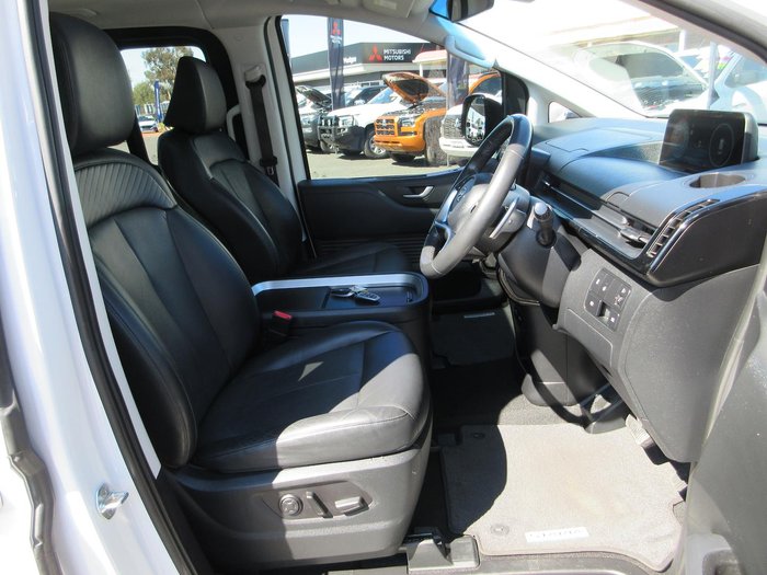 2022 Hyundai STARIA Highlander