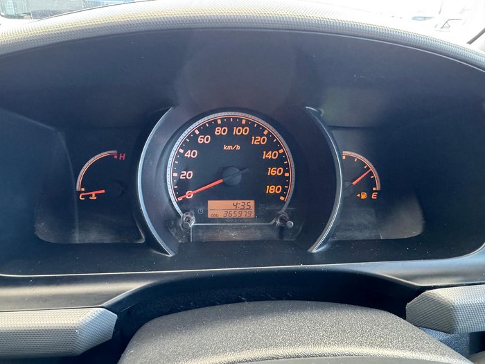 2011 Toyota Hiace Commuter