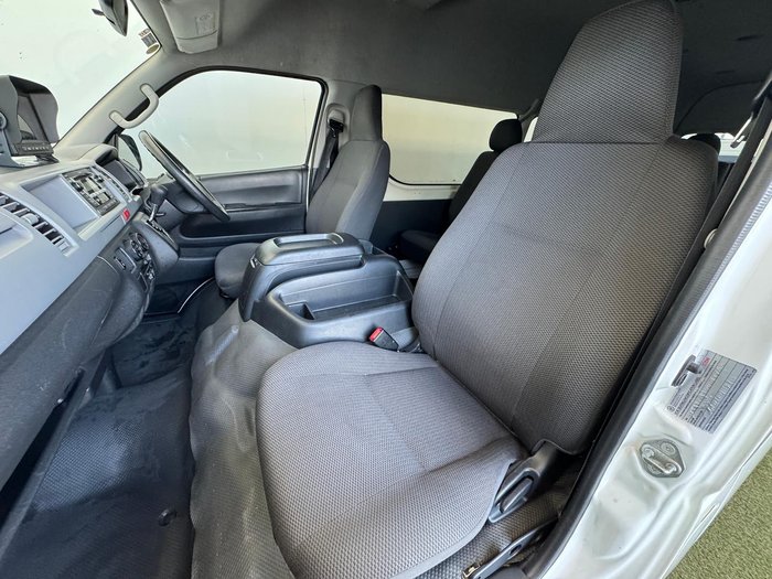 2011 Toyota Hiace Commuter