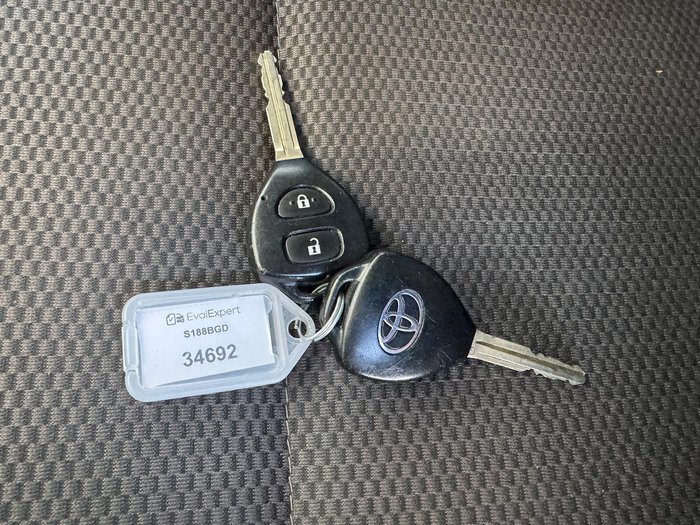 2011 Toyota Hiace Commuter