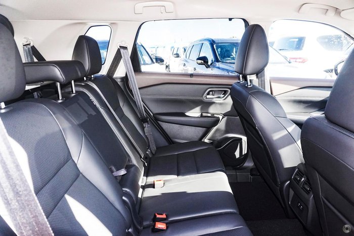 2025 Nissan X-TRAIL N-TREK T33 MY25 4X4 On Demand Ivory Pearl / Black Roof