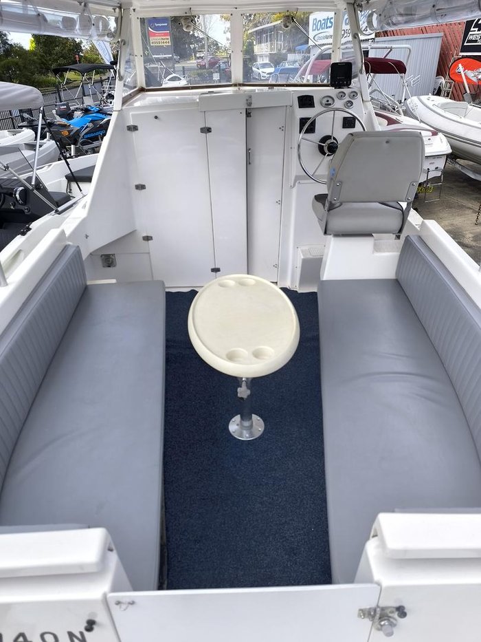 2015 DELTACRAFT Half Cabin Cruiser