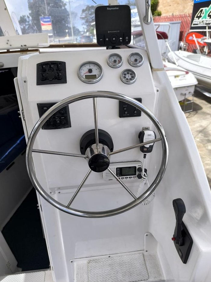 2015 DELTACRAFT Half Cabin Cruiser