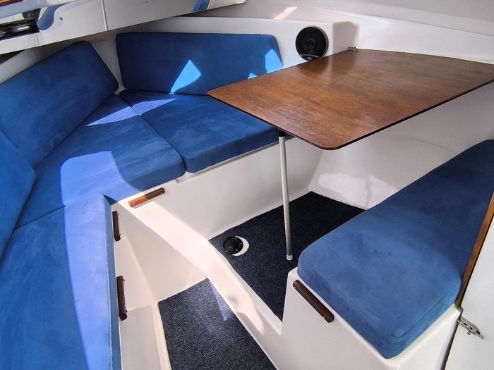 2015 DELTACRAFT Half Cabin Cruiser
