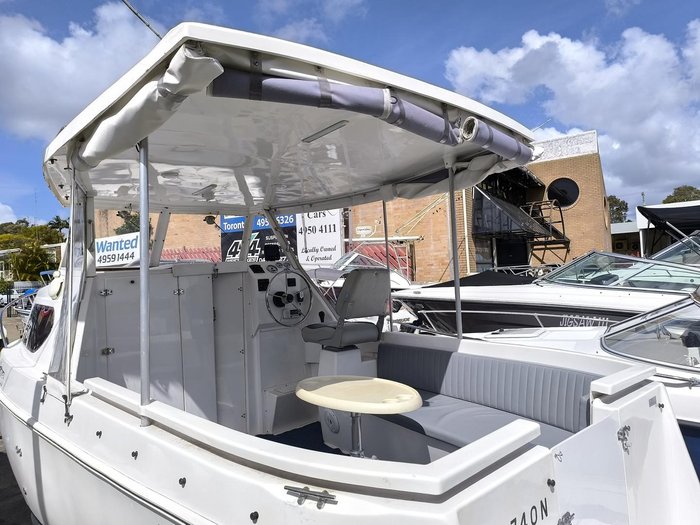 2015 DELTACRAFT Half Cabin Cruiser