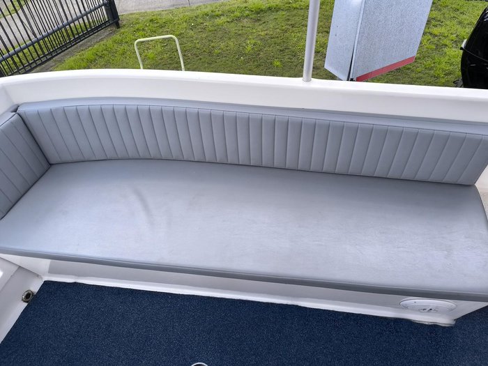 2015 DELTACRAFT Half Cabin Cruiser