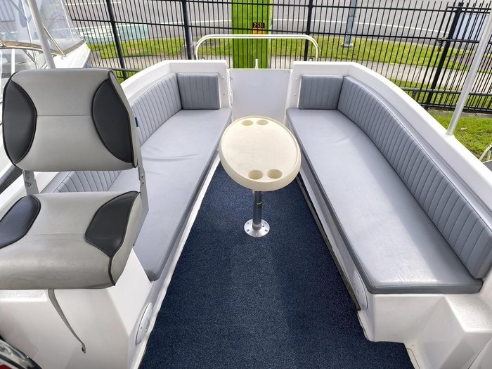 2015 DELTACRAFT Half Cabin Cruiser