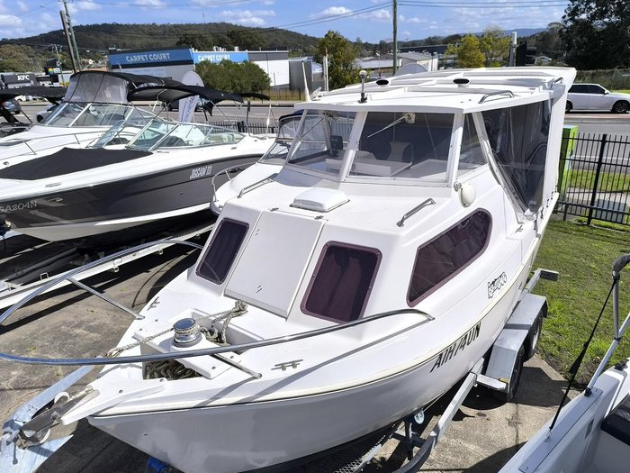 2015 DELTACRAFT Half Cabin Cruiser