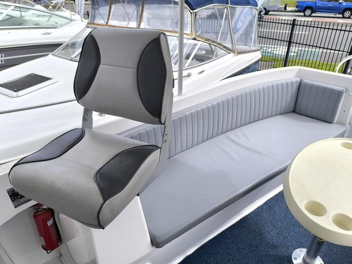 2015 DELTACRAFT Half Cabin Cruiser