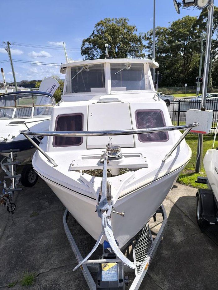 2015 DELTACRAFT Half Cabin Cruiser