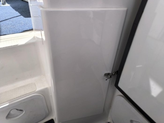 2015 DELTACRAFT Half Cabin Cruiser