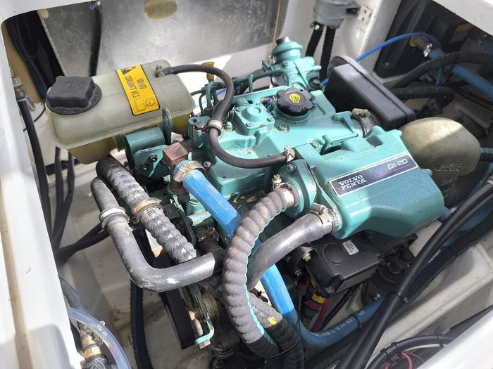 2015 DELTACRAFT Half Cabin Cruiser