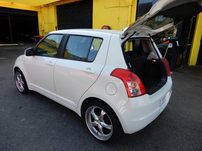 2009 Suzuki Swift RS415 White