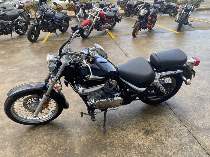 2015 Suzuki VL250 (LC250 INTRUDER) BLACK