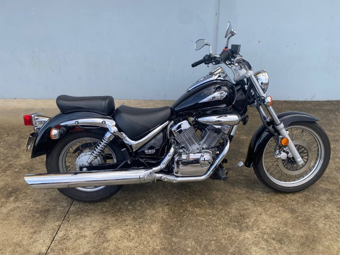 2015 Suzuki VL250 (LC250 INTRUDER) BLACK
