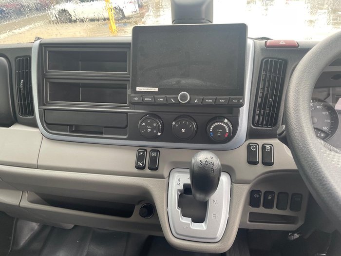 2025 Fuso Canter 515 White