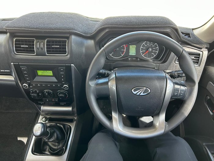 2021 Mahindra PIK-UP S6+ 4x2 Arctic White