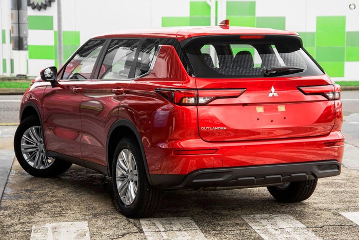 2025 Mitsubishi Outlander ES ZM MY24 Red Diamond